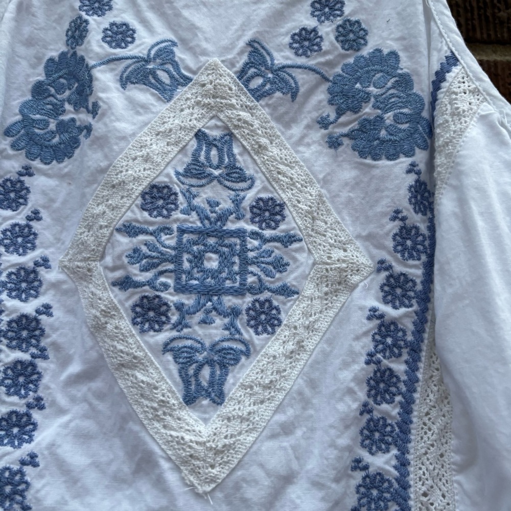 River Island Sz 8 White Spaghetti straps mini dress Blue embroidery detail - Picture 3 of 9